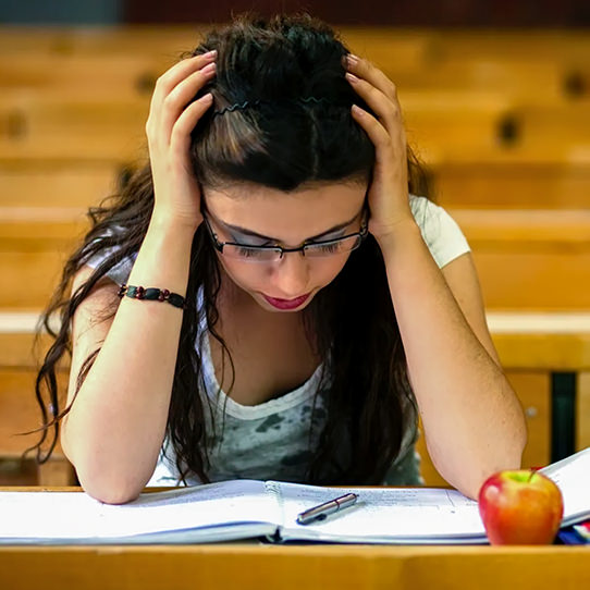 studente-mal-di-testa.jpg